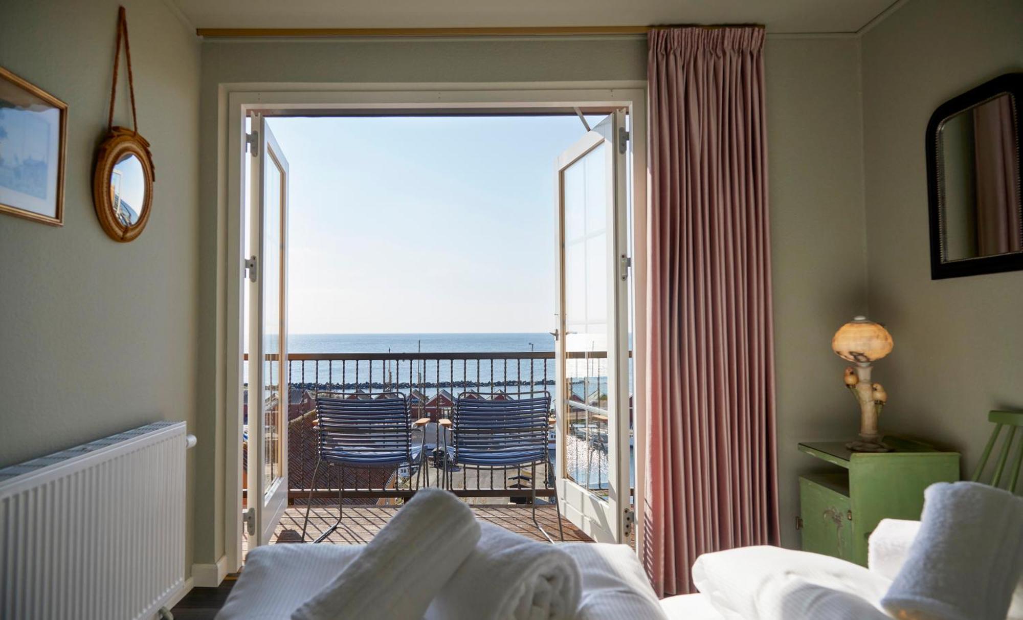 Hotel Kysten Hasle Екстериор снимка
