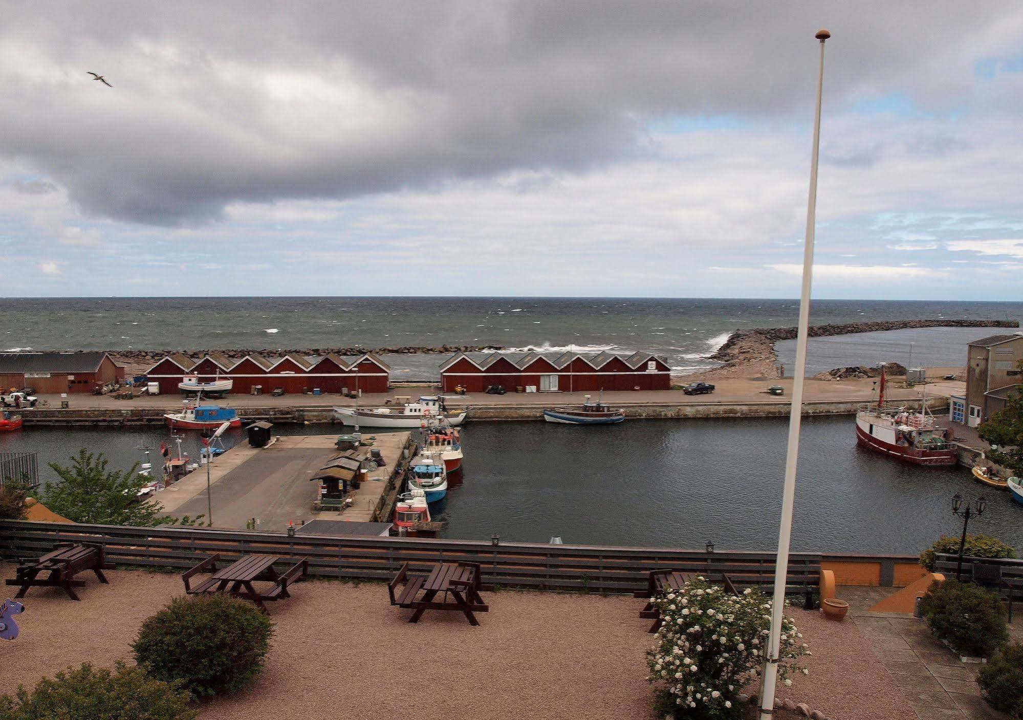 Hotel Kysten Hasle Екстериор снимка