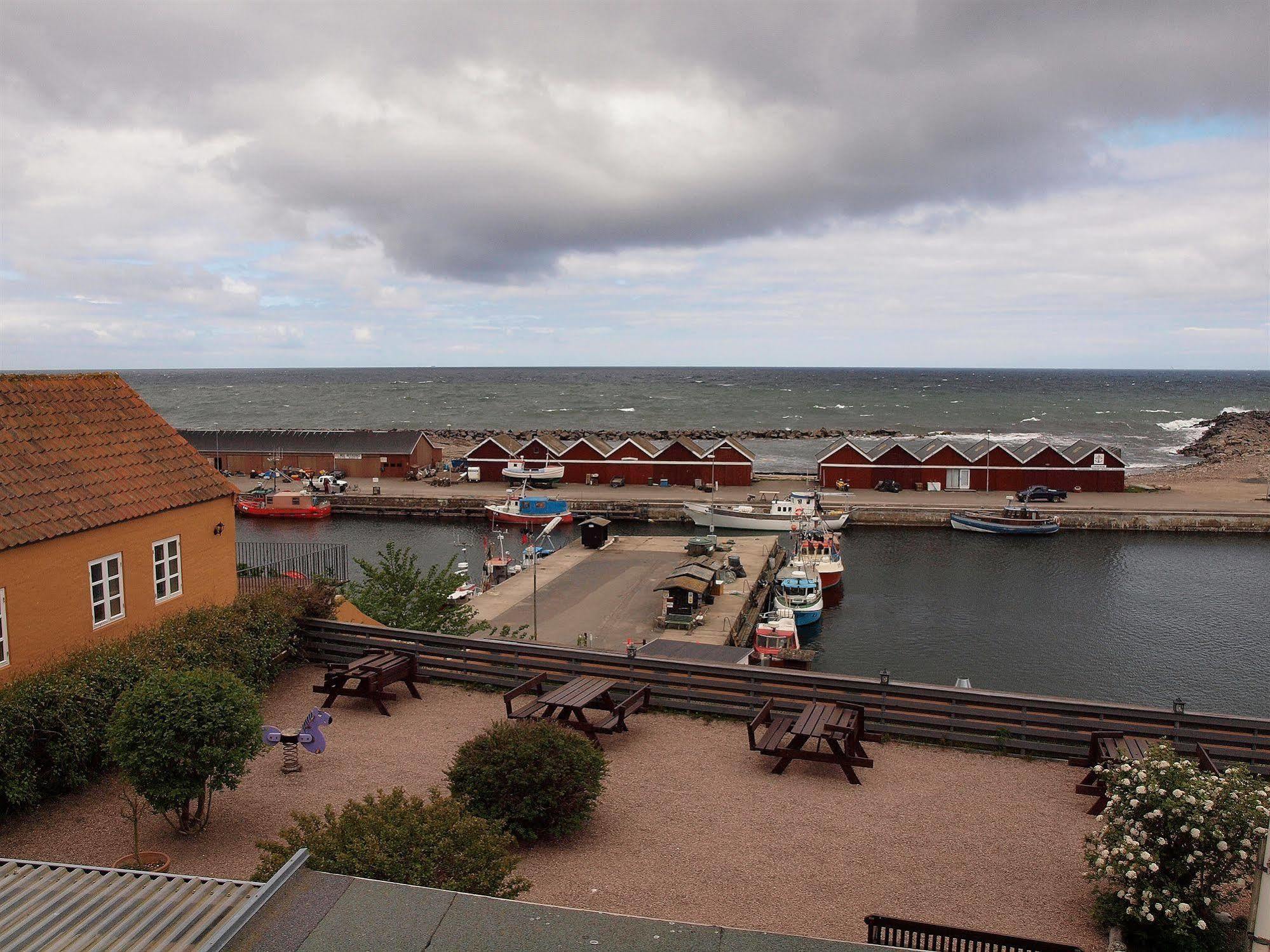 Hotel Kysten Hasle Екстериор снимка